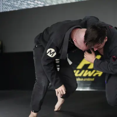 Grip fighting on the feet in the gi